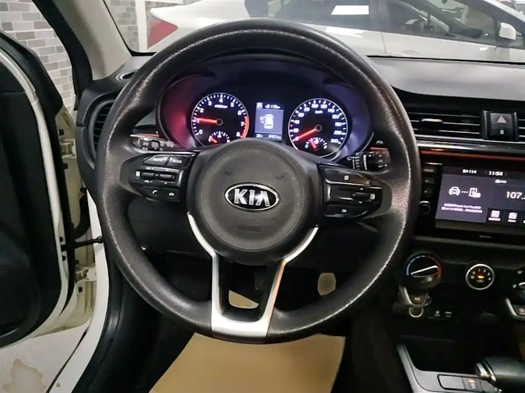Kia KX CROSS 2017 1.4L AT GLS фото 11