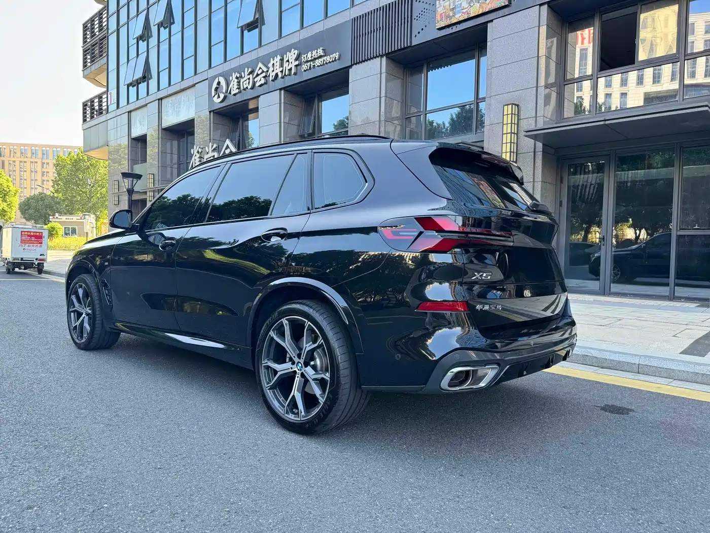 BMW X5 2023 xDrive 30Li Premium M Sport Black Night Package фото 8