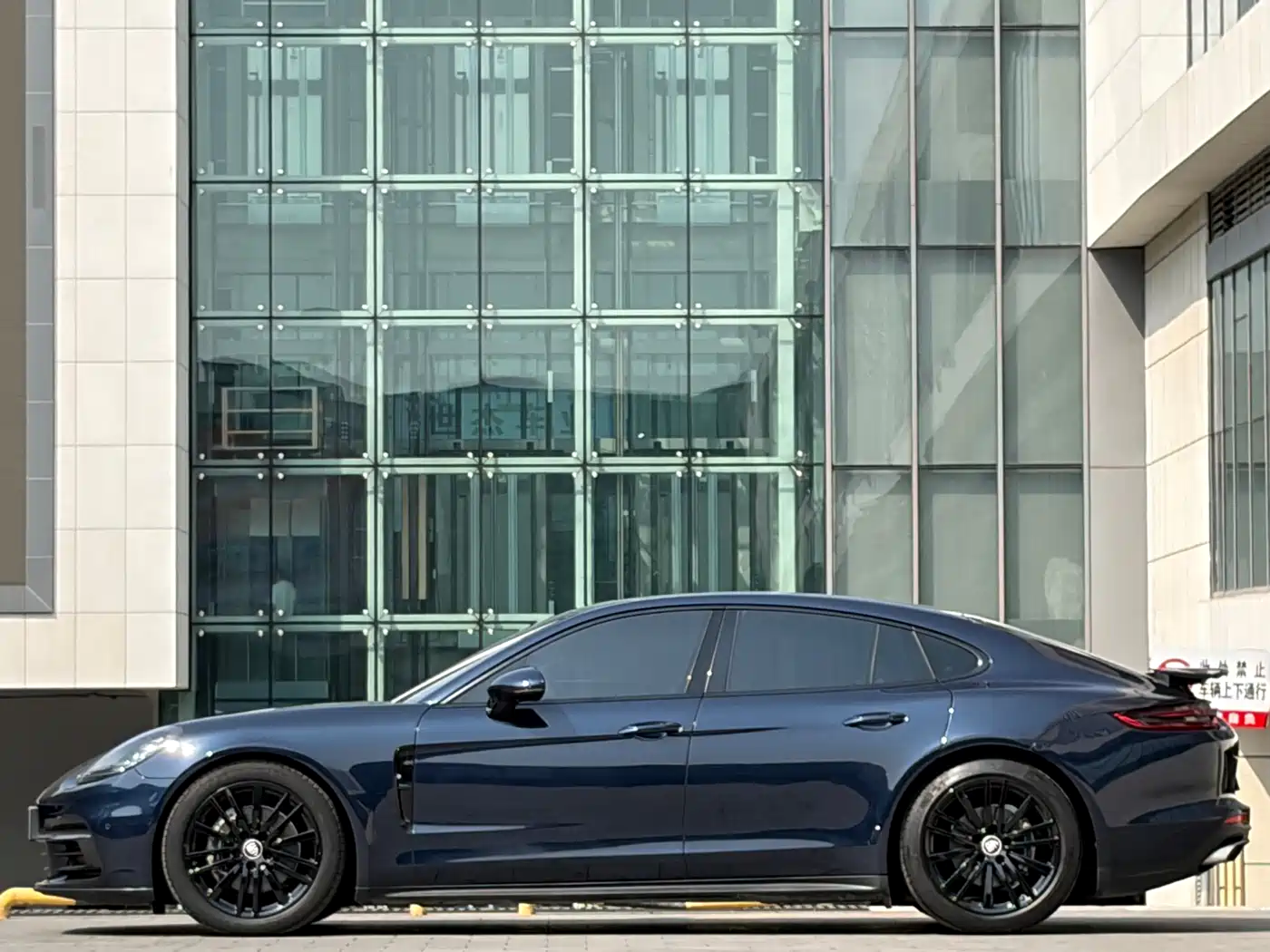 Porsche Panamera 2017 Panamera 3.0T фото 7