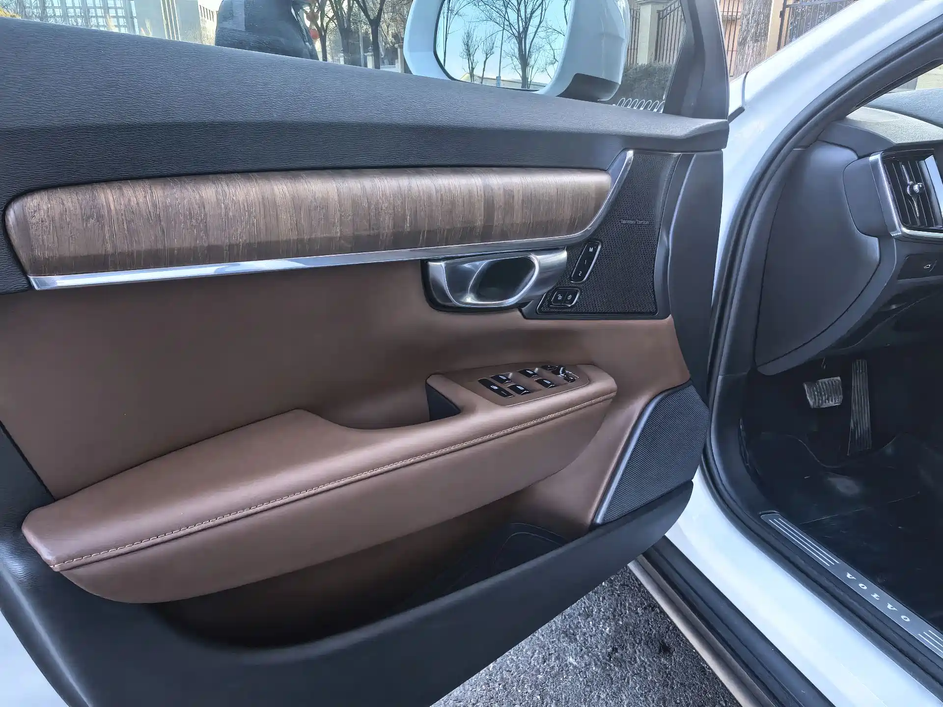 صورة 12 - Volvo V90
