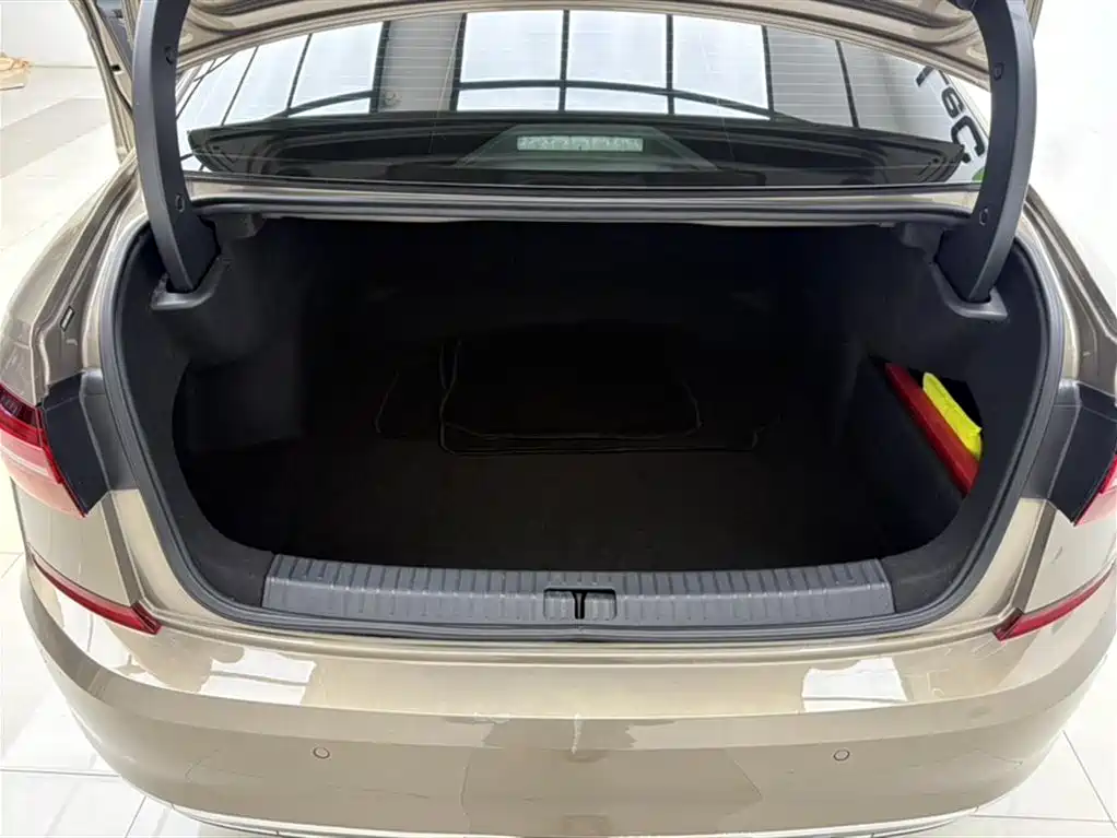 Volkswagen Passat 2019 330TSI Noble Edition China VI фото 4