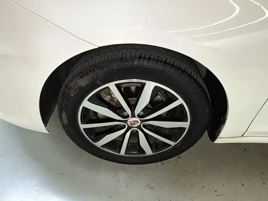 Roewe i6 2018 2018 20T Automatic Flagship Edition