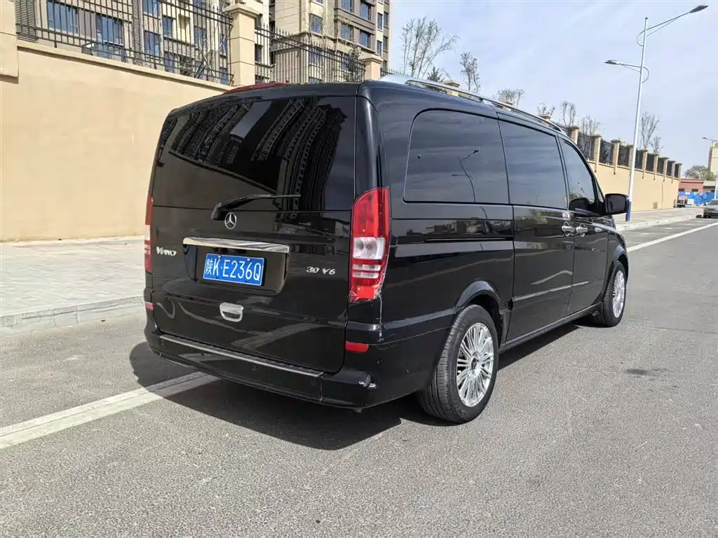 Mercedes-Benz Viano 2013 Model 3.0L Navigation Edition фото 7