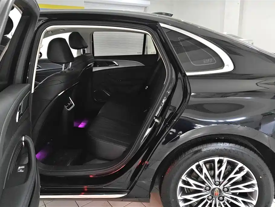 Hongqi H5 2024 1.5T DCT Smart Connect Flag Rhythm Edition фото 11