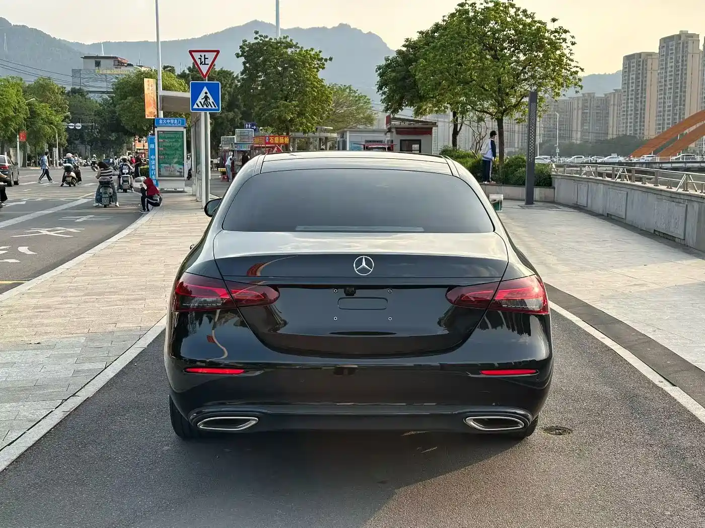 Mercedes-Benz E-Class 2023 Facelift E 300 L Luxury фото 4
