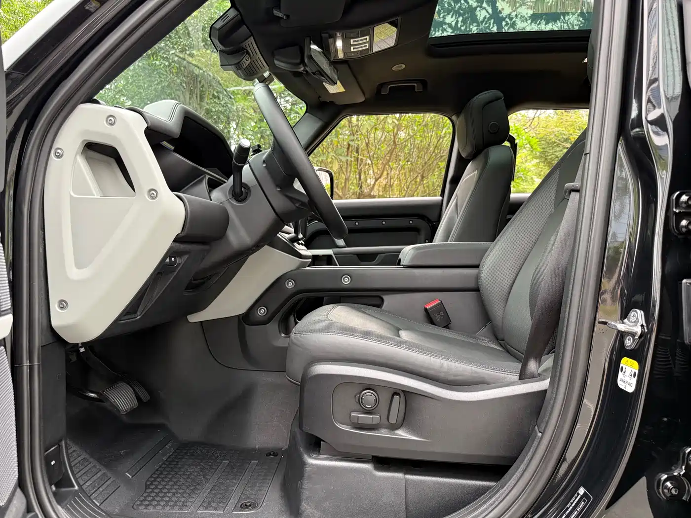 Land Rover Defender 2023 Facelift 110 3.0T P400 X-DYNAMIC HSE фото 14