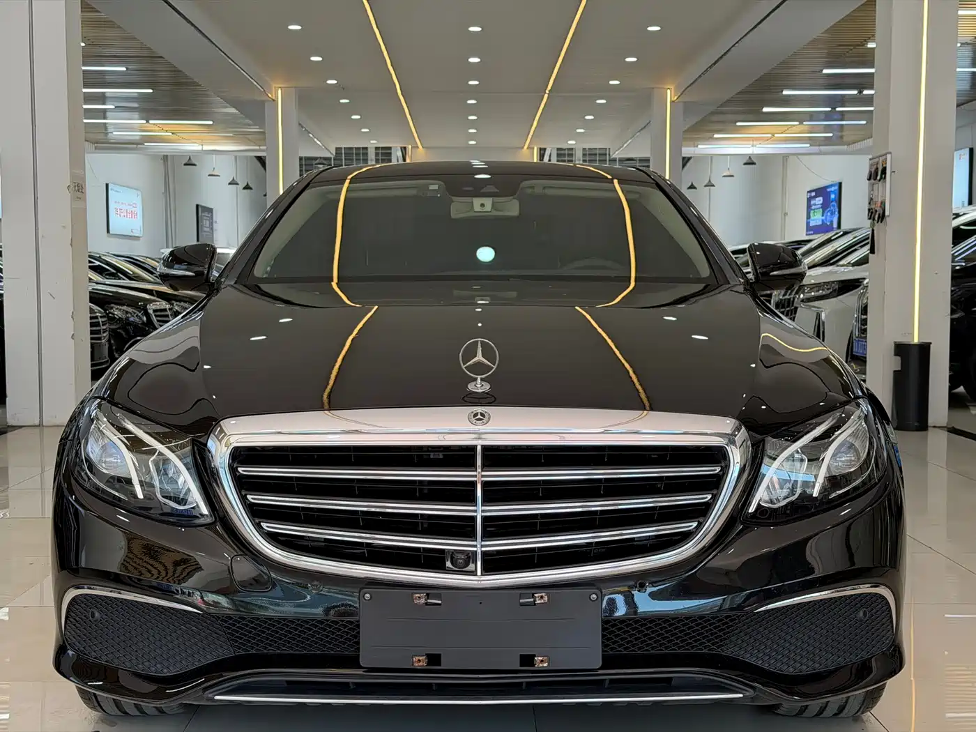 Mercedes-Benz E-Class 2017 E 300 L Luxury фото 3