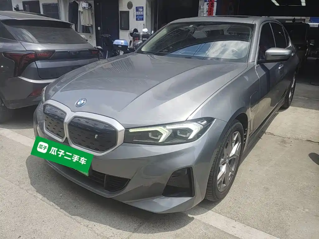 BMW i3 2022 eDrive 35 L