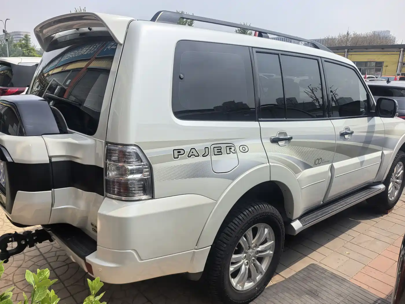 Mitsubishi Pajero (Import) 2018 3.0L Automatic Premium Edition фото 5