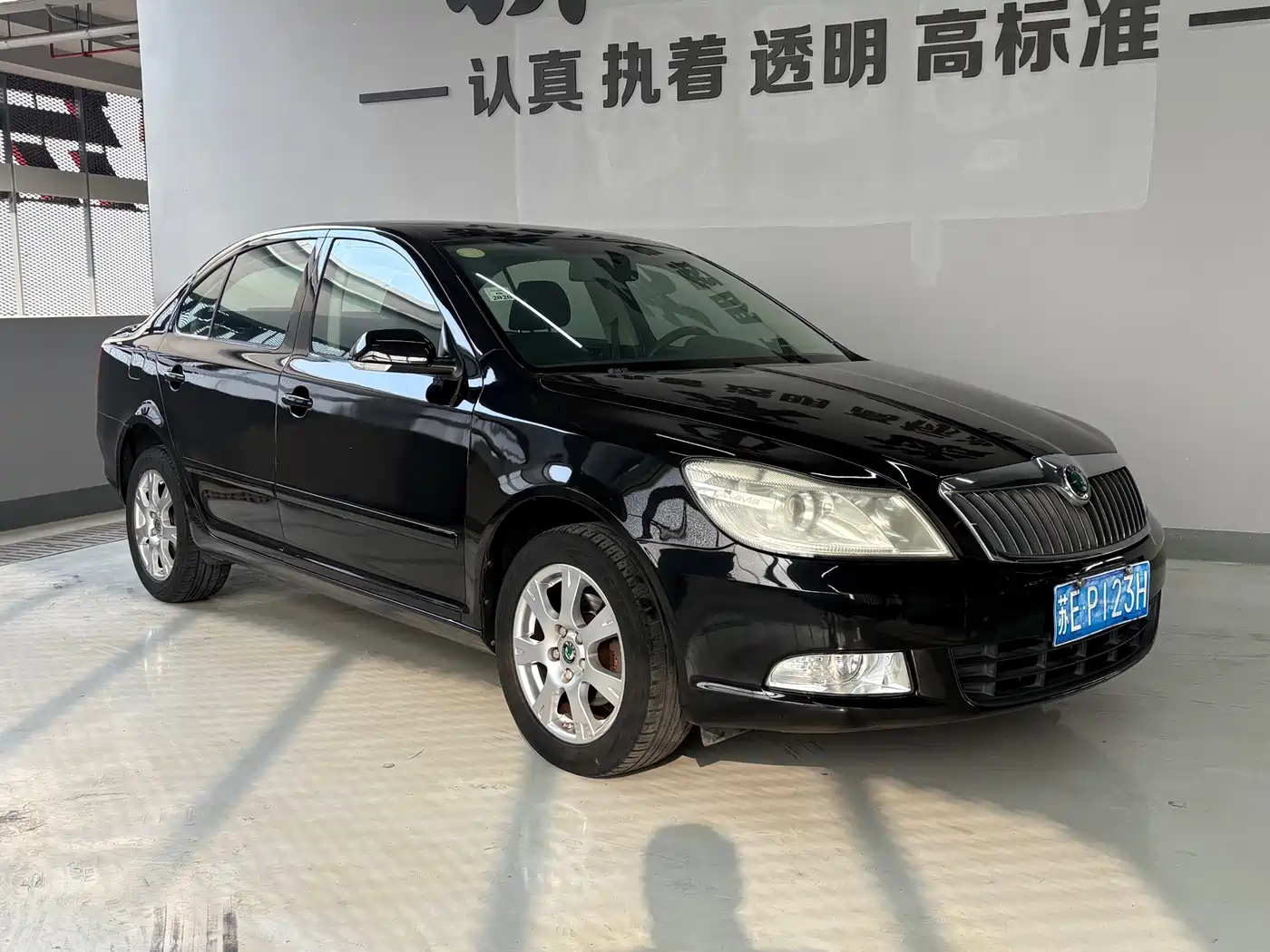 Škoda Octavia 2010 1.6L Auto Comfort фото 3