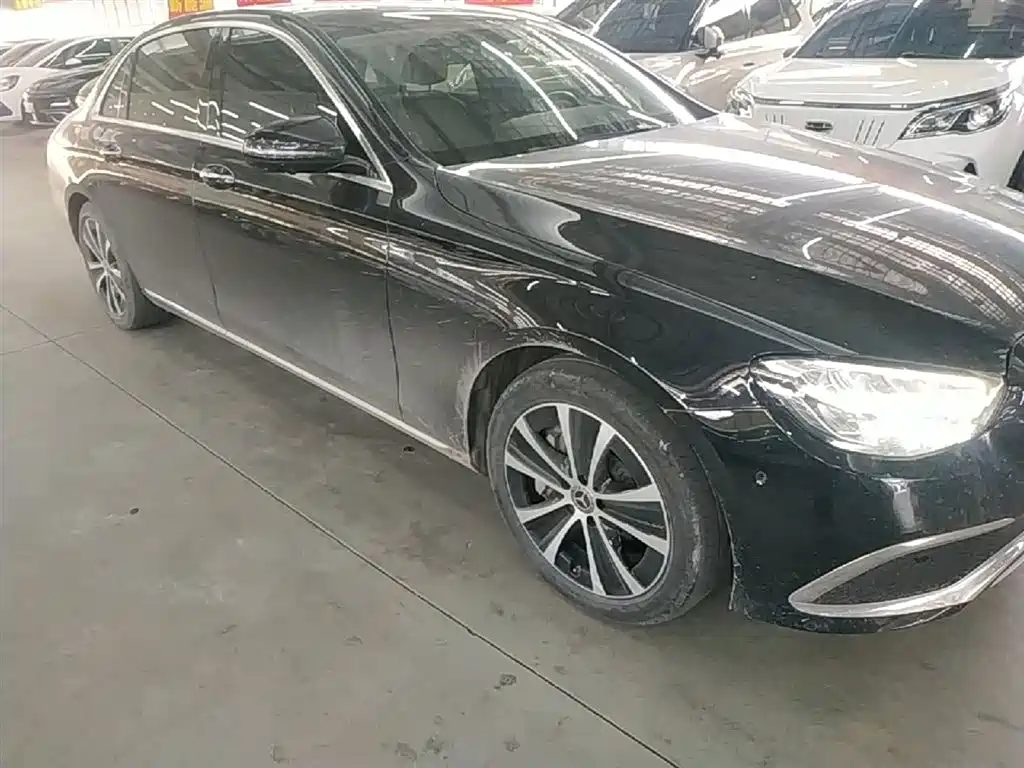 Mercedes-Benz E-Class New Energy 2022 Facelift III E 350 e L Plug-in Hybrid Sedan фото 3