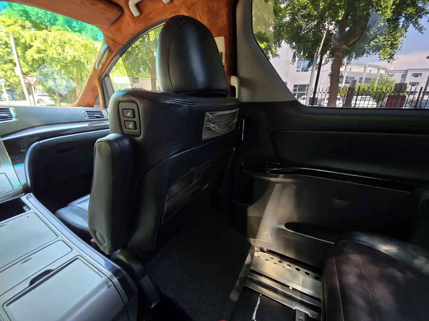 Toyota Alphard 2012 3.5L Premium Edition фото 15