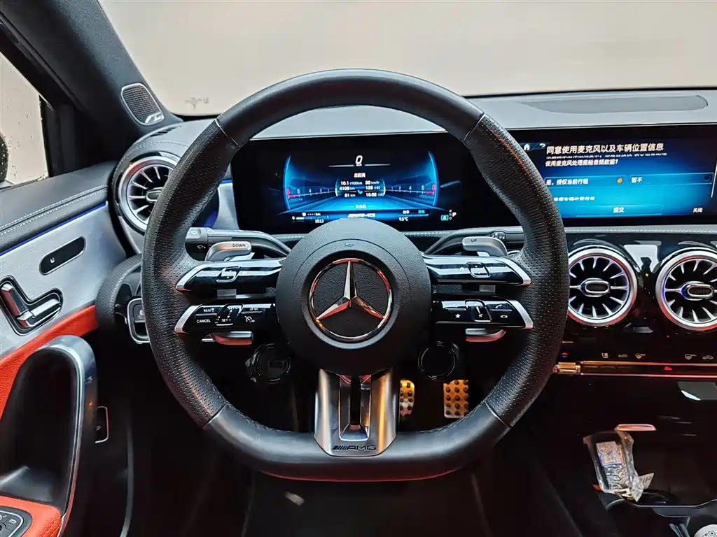 Mercedes-Benz A-Class AMG 2025 AMG A 35 L 4MATIC фото 17