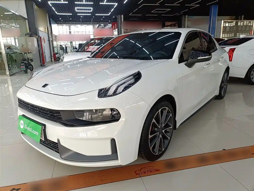 Lynk & Co 03 2020 2.0TD Auto Power Edition фото 2