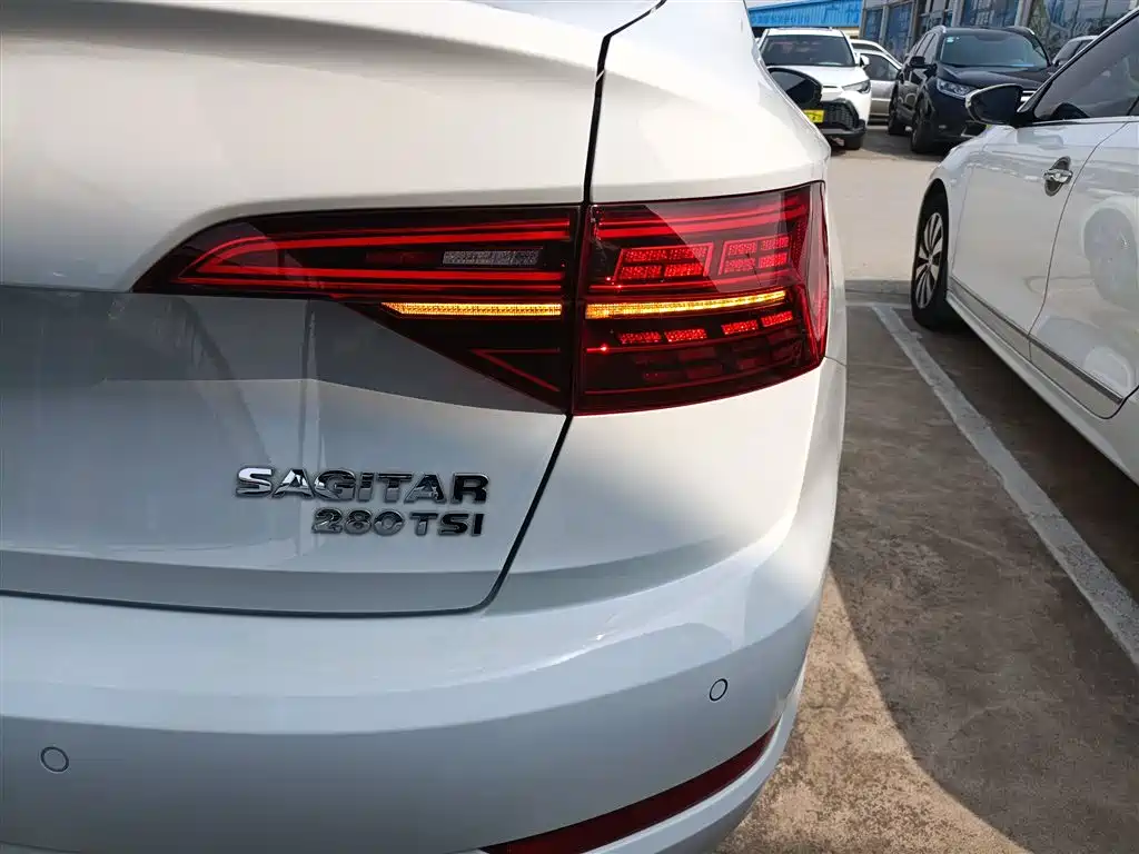 Volkswagen Sagitar 2021 280TSI DSG Surpassing Edition фото 8