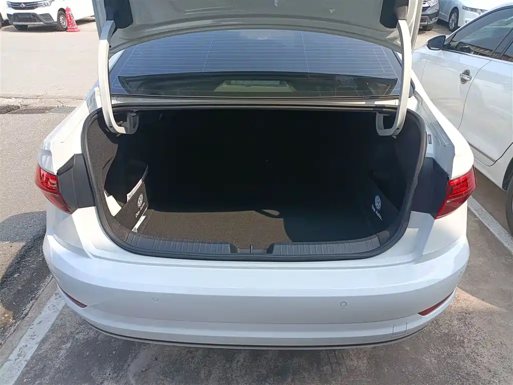 Volkswagen Sagitar 2021 280TSI DSG Surpassing Edition фото 19