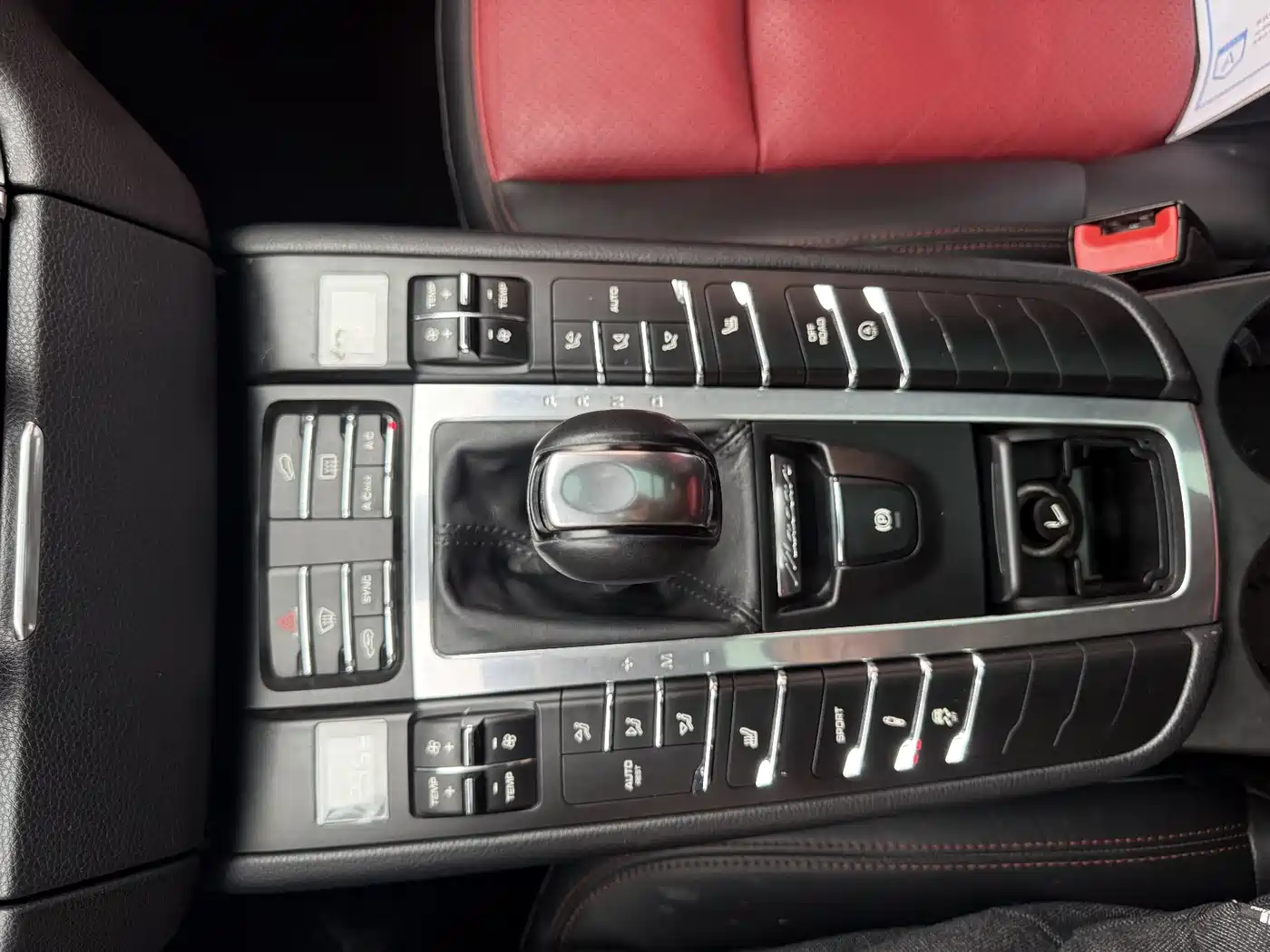 Porsche Macan 2016 Macan 2.0T фото 8