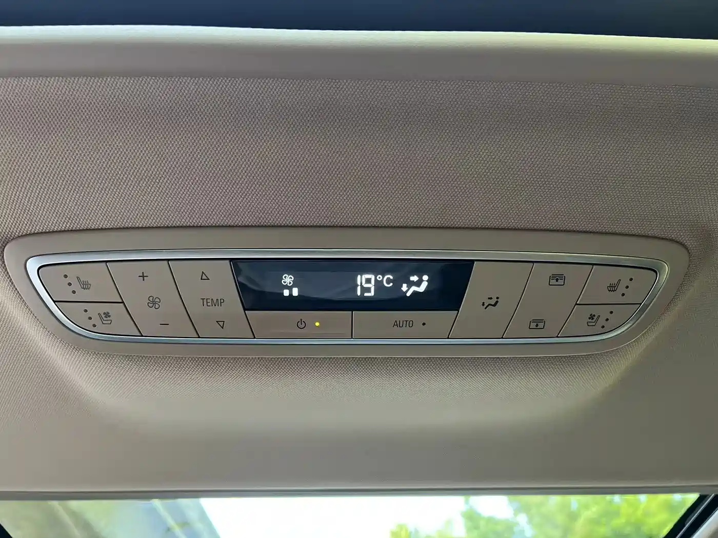 Buick GL8 2020 Model ES Landglory 653T Luxury фото 10