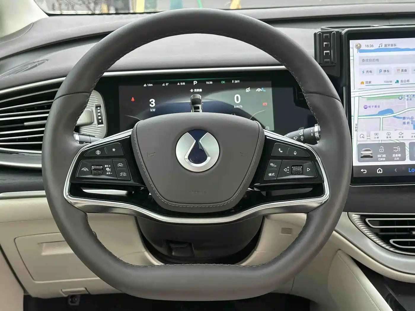 Denza D9 2024 DM-i 980 AWD Prestige фото 24