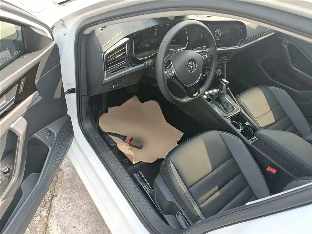 Volkswagen Sagitar 2021 280TSI DSG Surpassing Edition фото 16