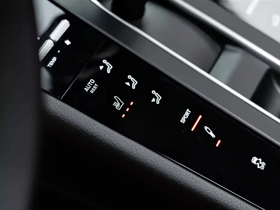 Porsche Macan 2023 Macan 2.0T фото 18
