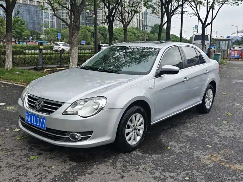 Volkswagen Bora 2012 1.6L Automatic Luxury Model