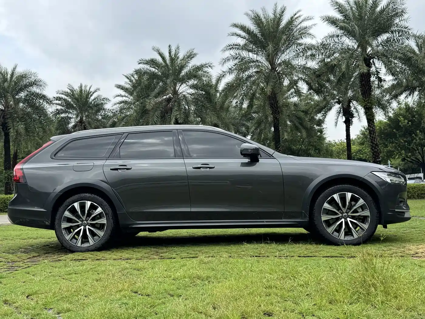 Volvo V90 2021 2021 Model Cross Country B5 AWD Smart Edition