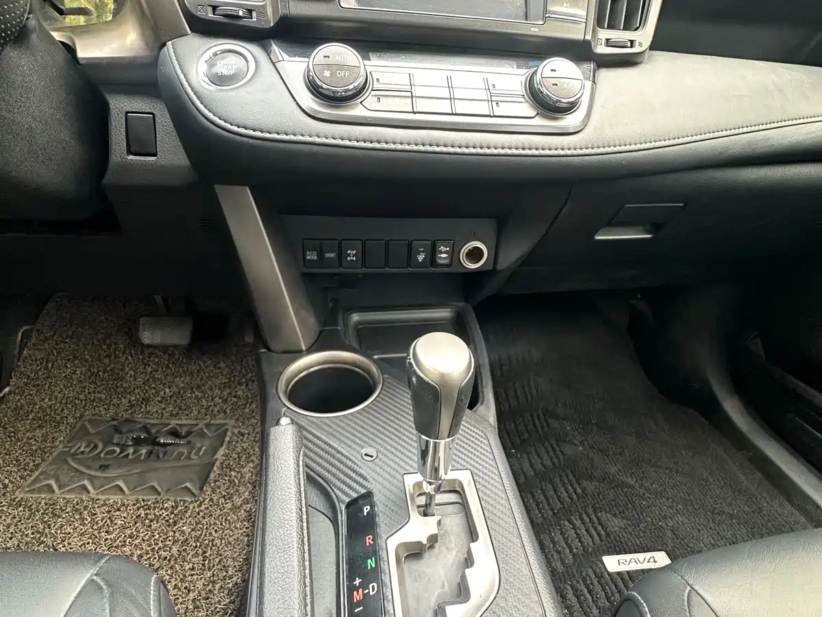 Toyota RAV4 Rongfang 2013 2.0L CVT 4WD Pioneer фото 13