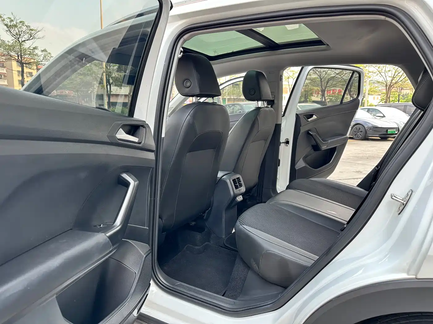 Volkswagen Tanying 2021 1.5L Automatic Smart Connect Edition фото 10