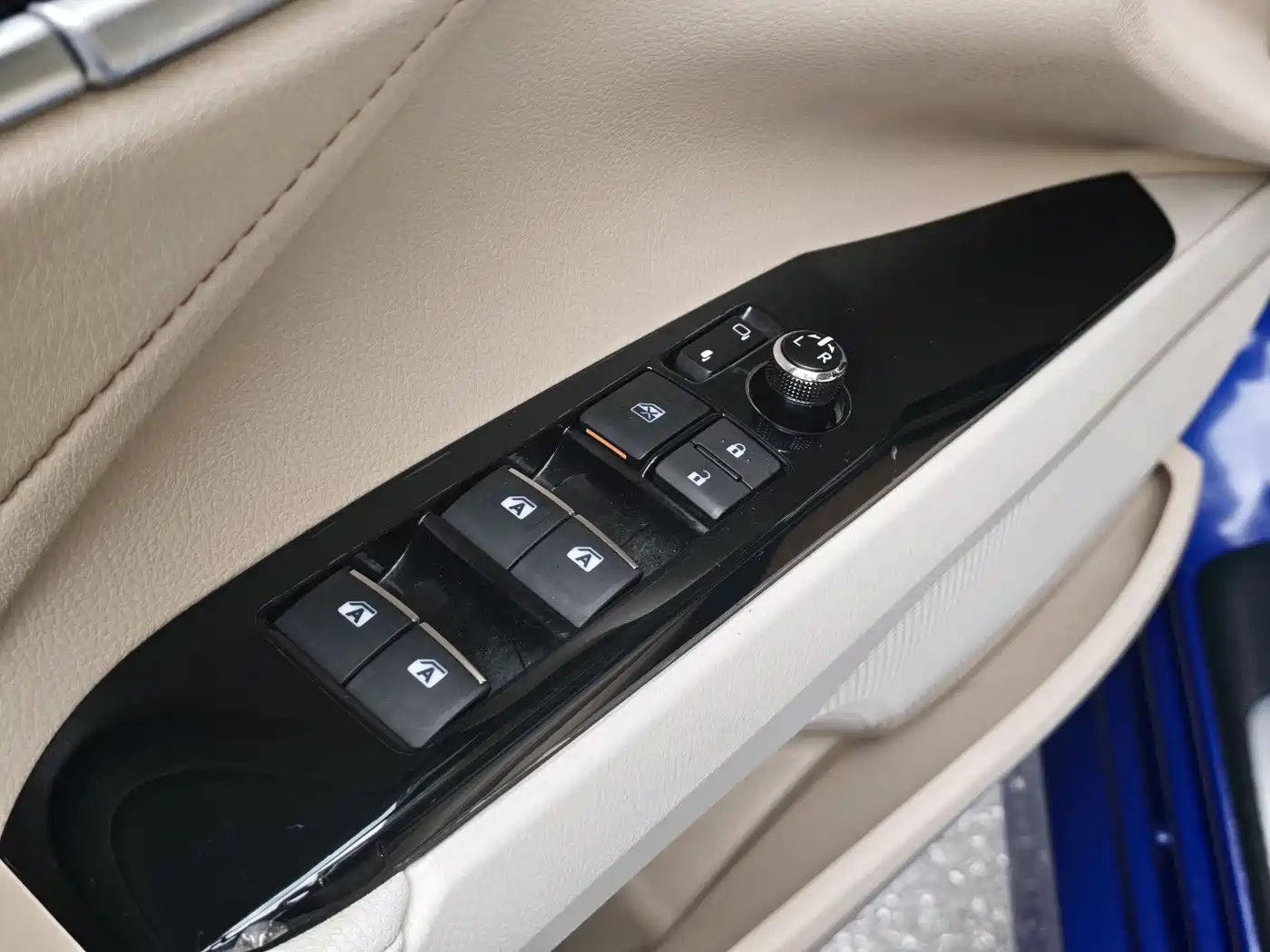 Toyota Camry 2019 Hybrid 2.5HG Luxury Edition China V фото 26
