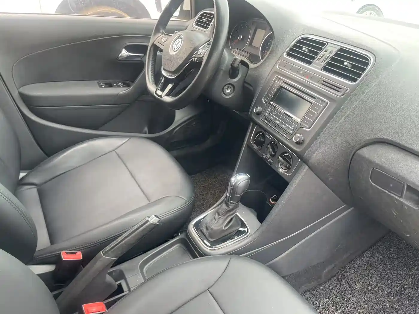 Volkswagen Polo 2018 1.5L Auto Comfort фото 6