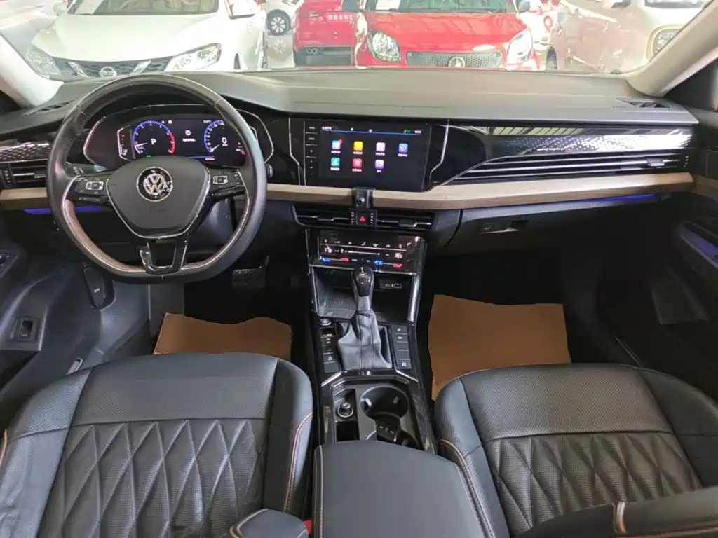صورة 10 - Volkswagen Passat