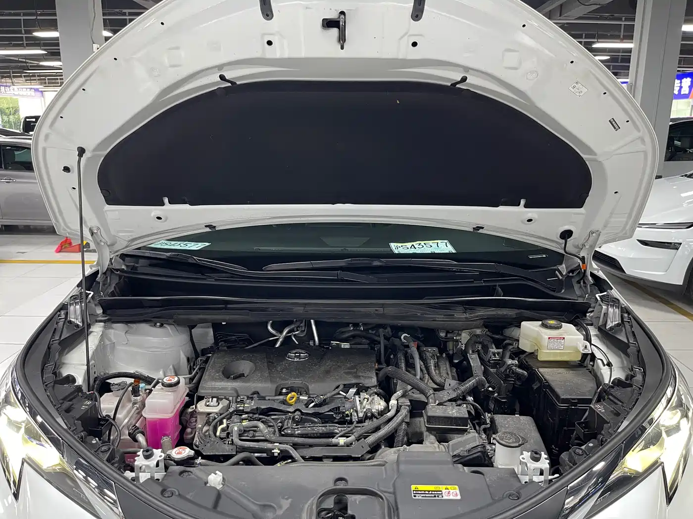 Toyota Granvia 2024 2.5L Hybrid Comfort фото 16
