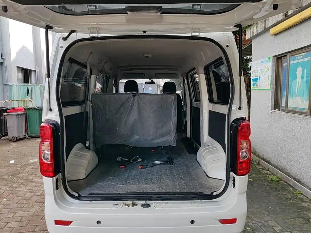 Changan Kaicheng Changan Ruixing EM60 2025 2025 Passenger Version Comfort 6-Seater 300km with Lift-up Tailgate