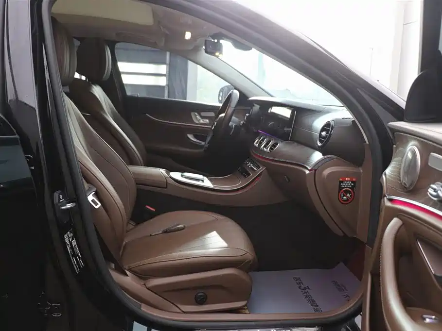 Mercedes-Benz E-Class 2023 E 300 L Fashion фото 24