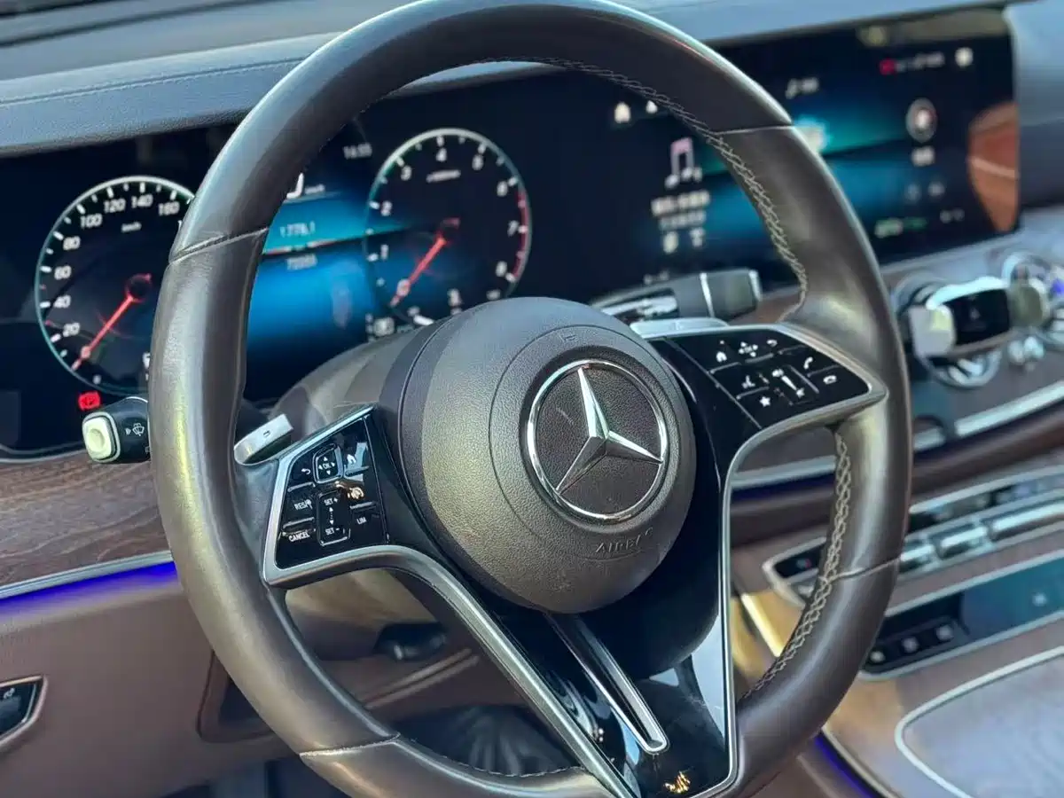 MERCEDES-BENZ E CLASS