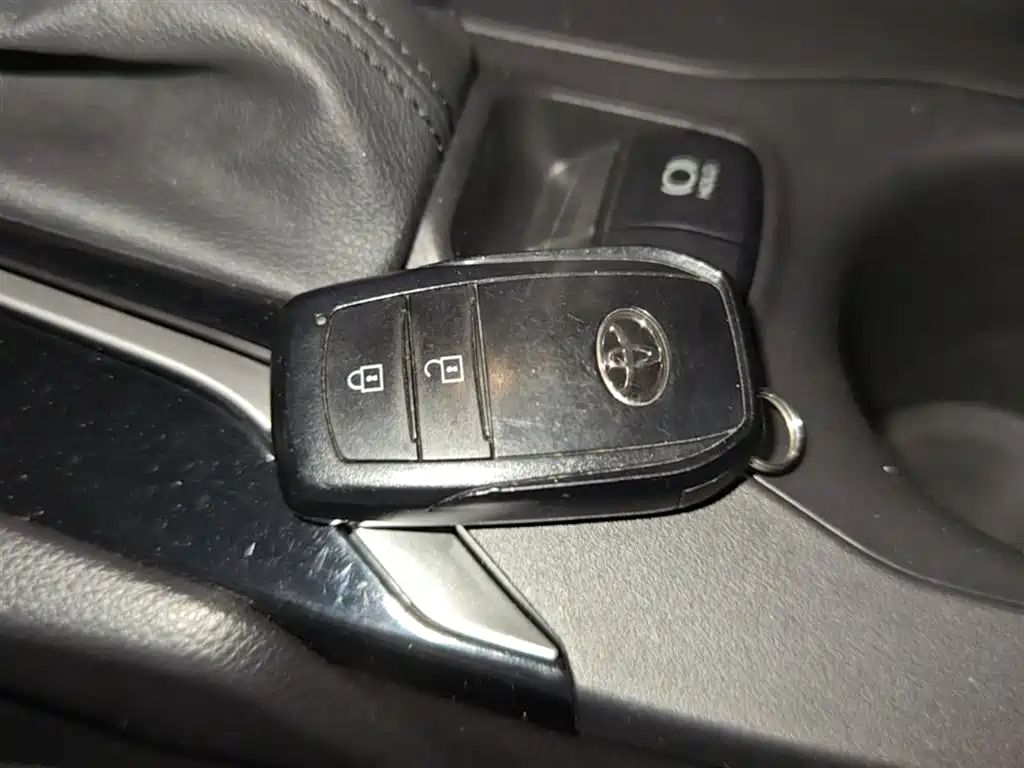 Toyota Corolla Cross 2023 2.0L Elite Edition фото 9