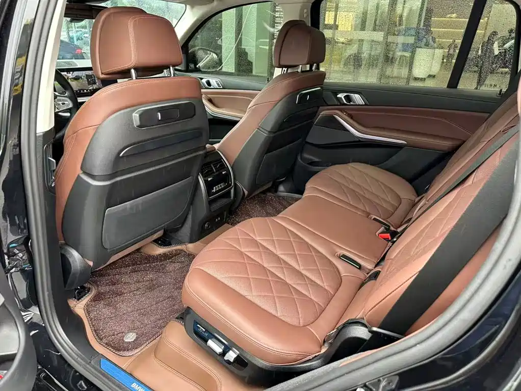 BMW X7 2025 2024 xDrive40i Leading Luxury Package