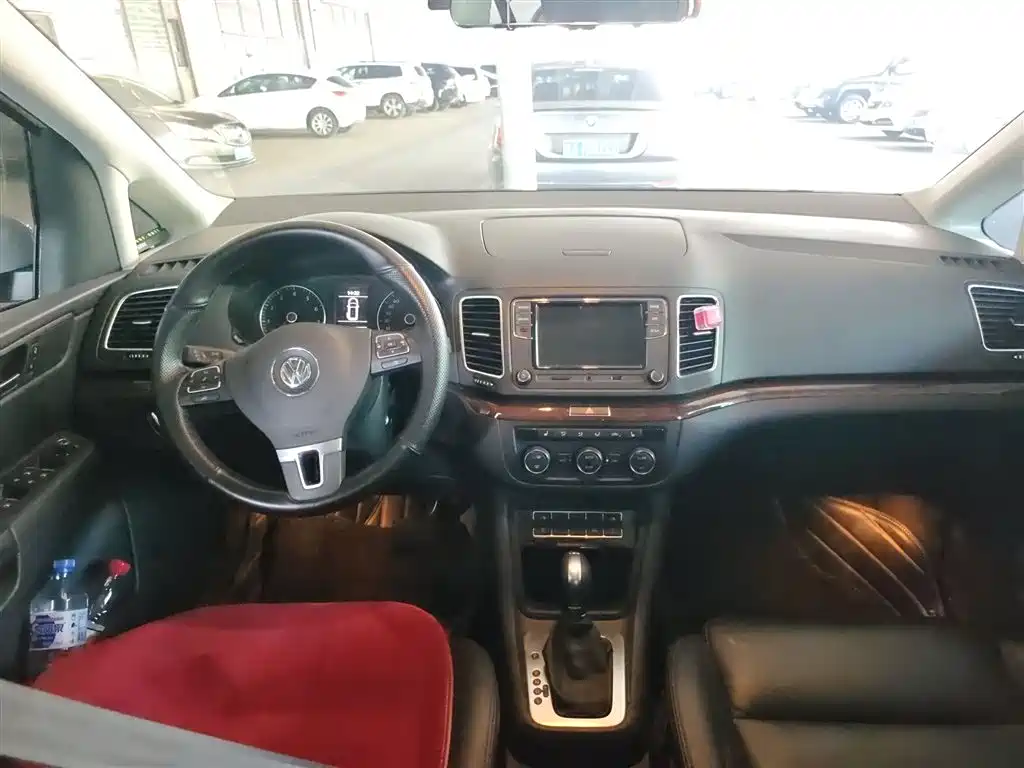 Volkswagen Sharan 2014 2.0TSI Comfort фото 12