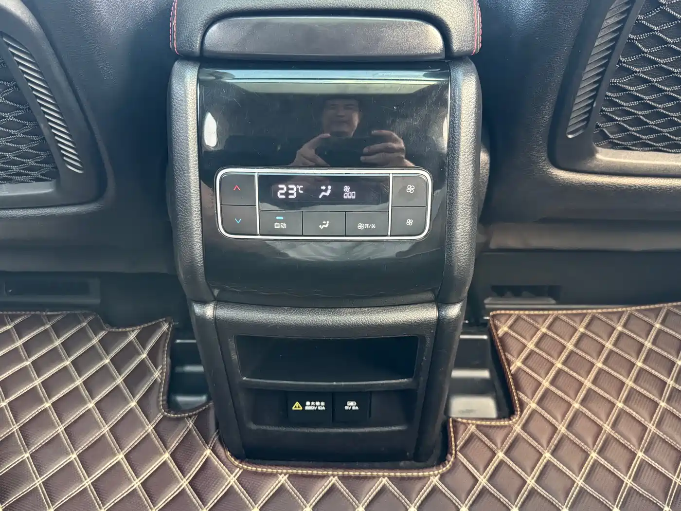 BYD Tang New Energy 2018 DM 2.0T AWD Smart Connection Enjoy Edition 7-Seater China V фото 15