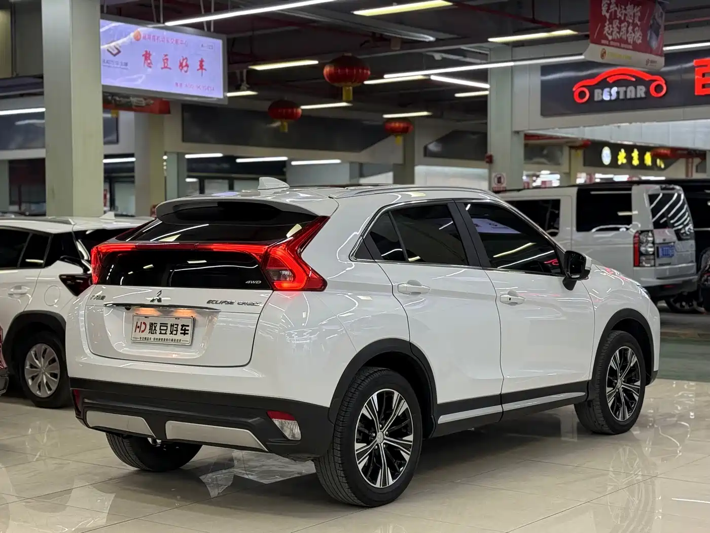 Mitsubishi Eclipse Cross 2021 1.5T CVT 4WD Passion Edition фото 2