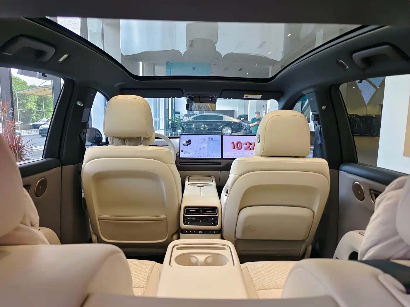 Фото 11 - Li Auto i6