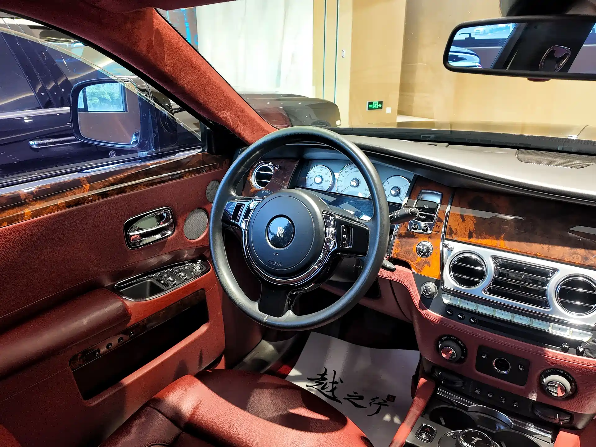 Фото 13 - Rolls-Royce Ghost