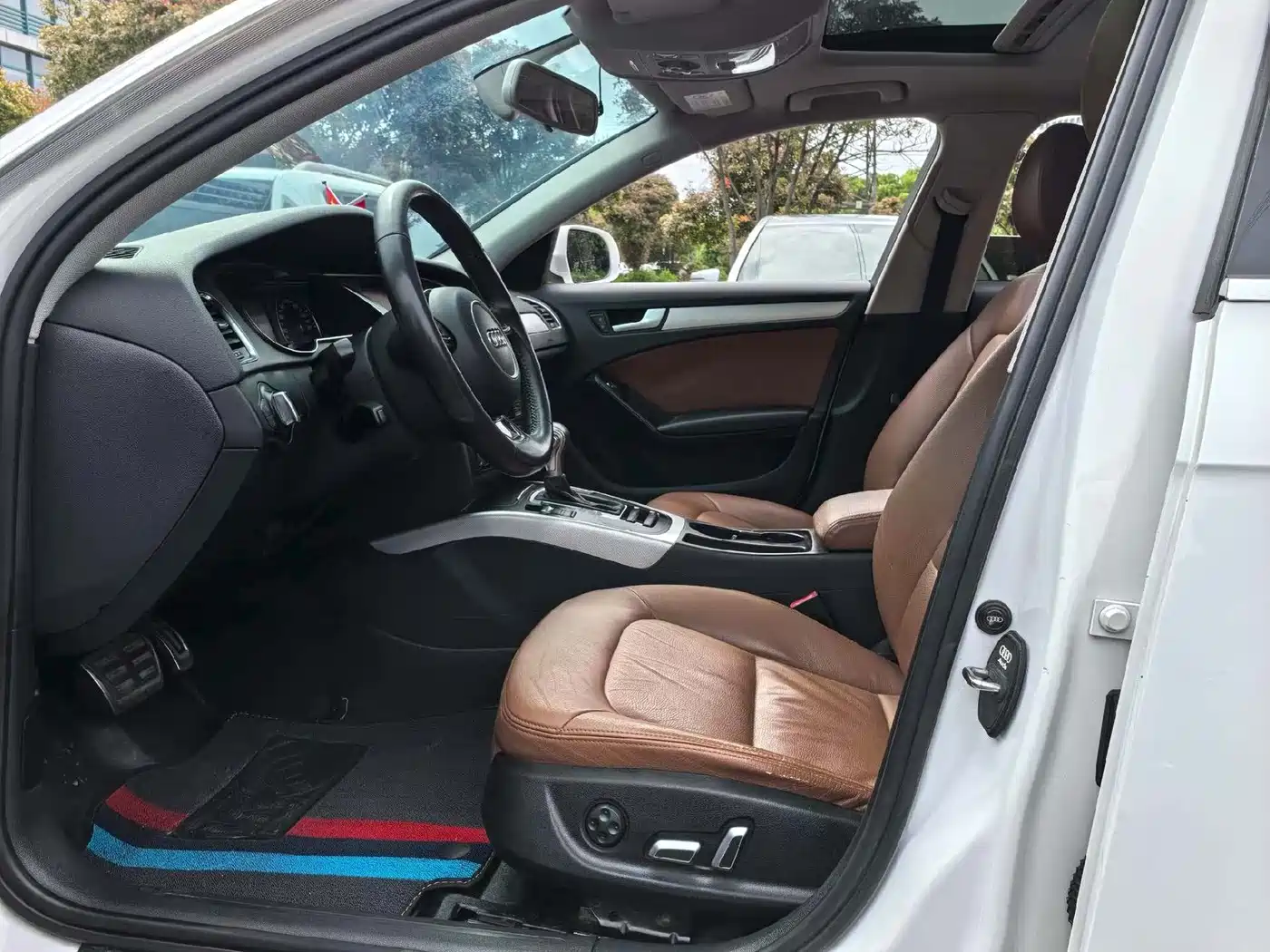 Audi A4L 2015 35 TFSI Auto Luxury фото 7