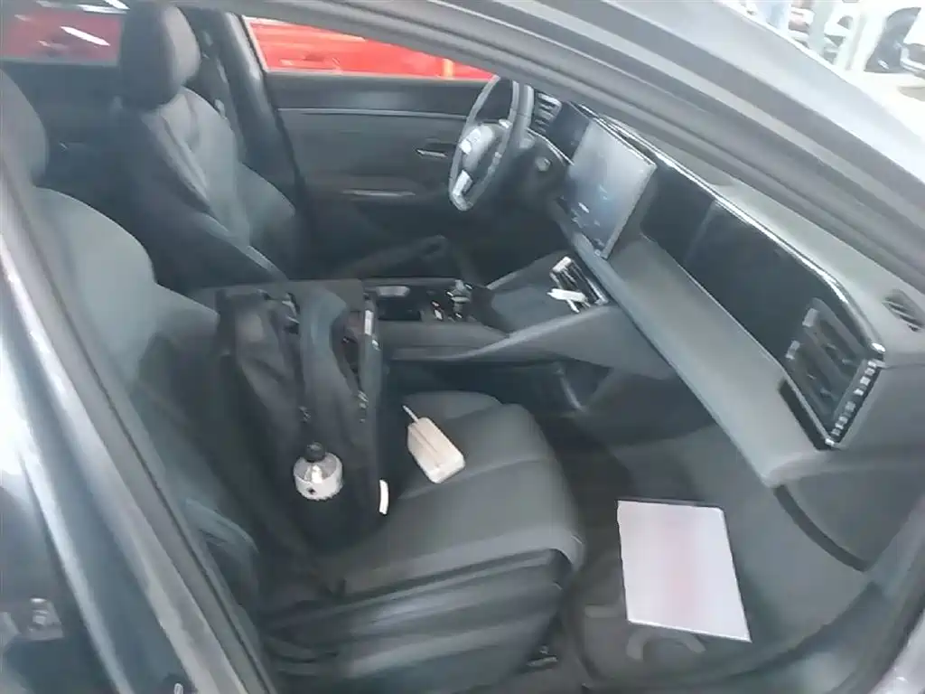 BYD Qin L 2025 DM-i Smart Drive Edition 80KM Leading фото 25