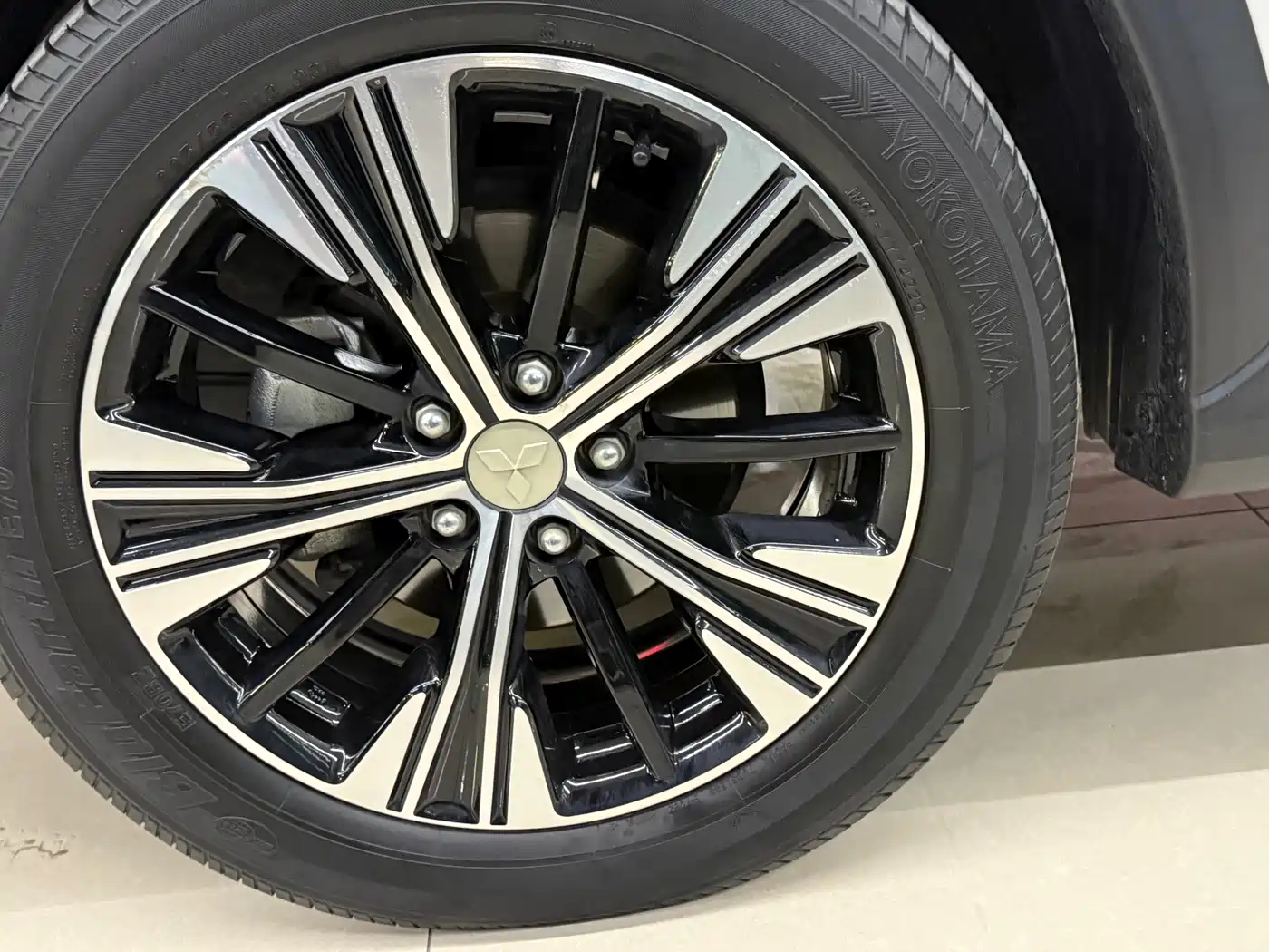 Mitsubishi Eclipse Cross 2021 1.5T CVT 4WD Passion Edition фото 19