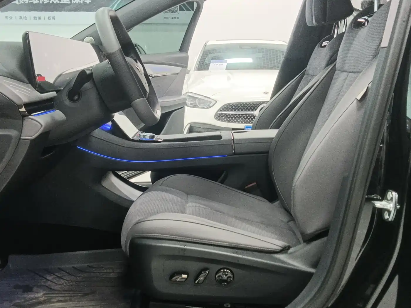 Voyah Auto VOYAH Zhuiguang 2024 PHEV AWD Ultra Long Range Flagship фото 5