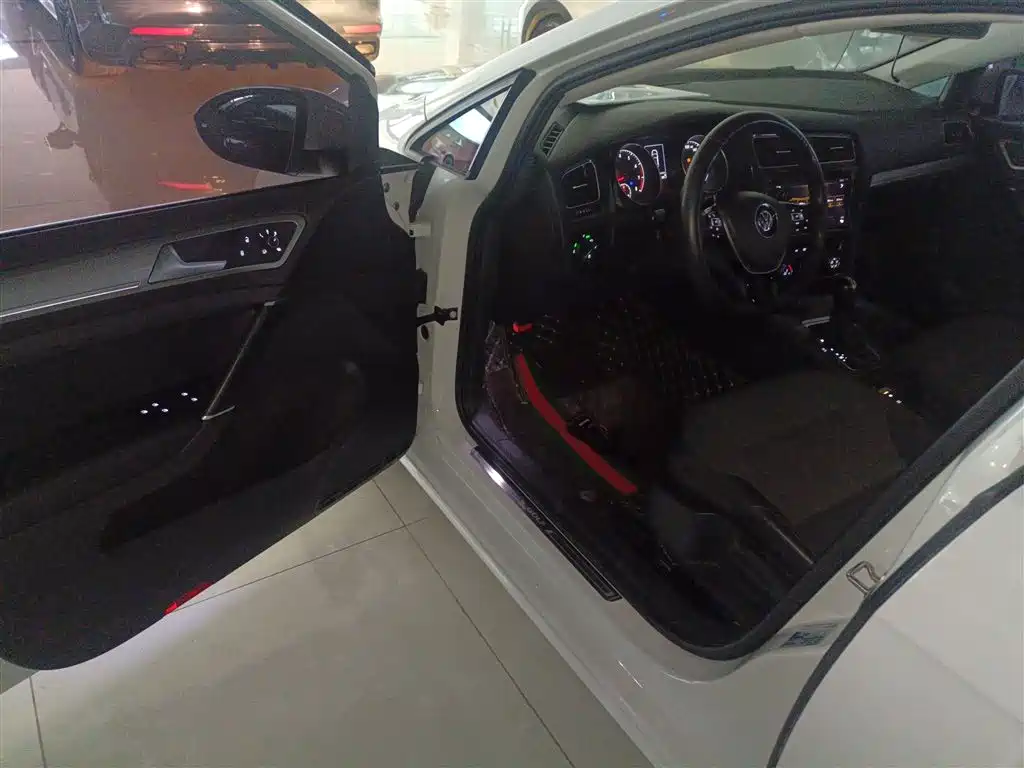 Volkswagen Golf 2019 280TSI DSG Comfort (China V) фото 13