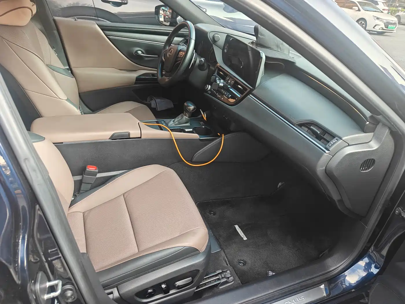 Lexus ES 2022 300h Ultimate Edition фото 6