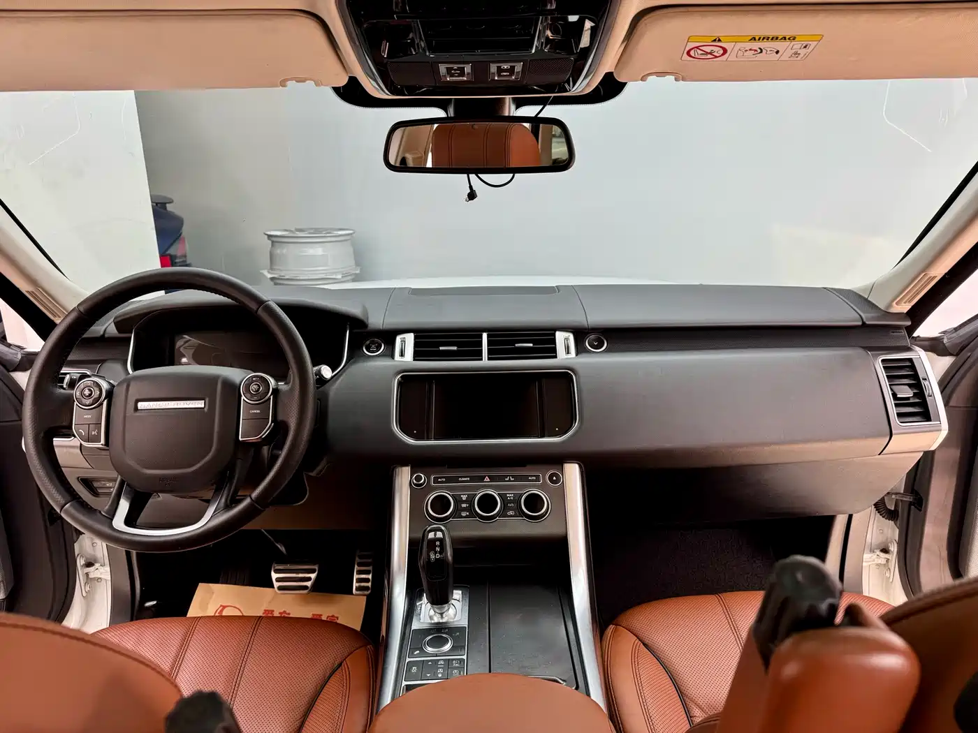 Land Rover Range Rover Sport 2016 Model 3.0 SC V6 HSE DYNAMIC фото 23